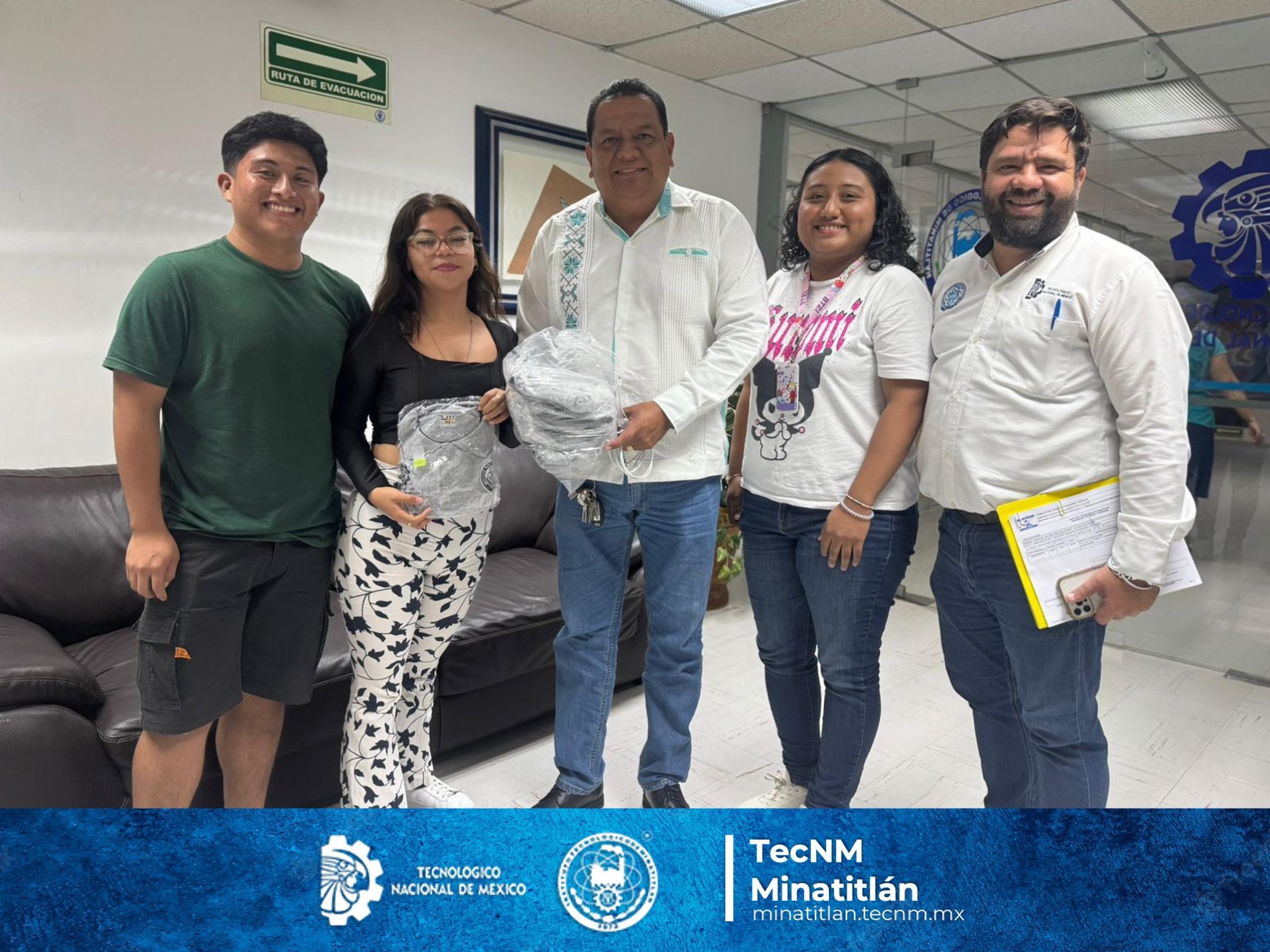 PREVIO A SU PARTICIPACIÓN EN EL INNOVATECNM 2024, NUESTRO DIRECTOR DEL TECNOLÓGICO DE MINATITLÁN REALIZA ENTREGA DE UNIFORMES Y MATERIAL 