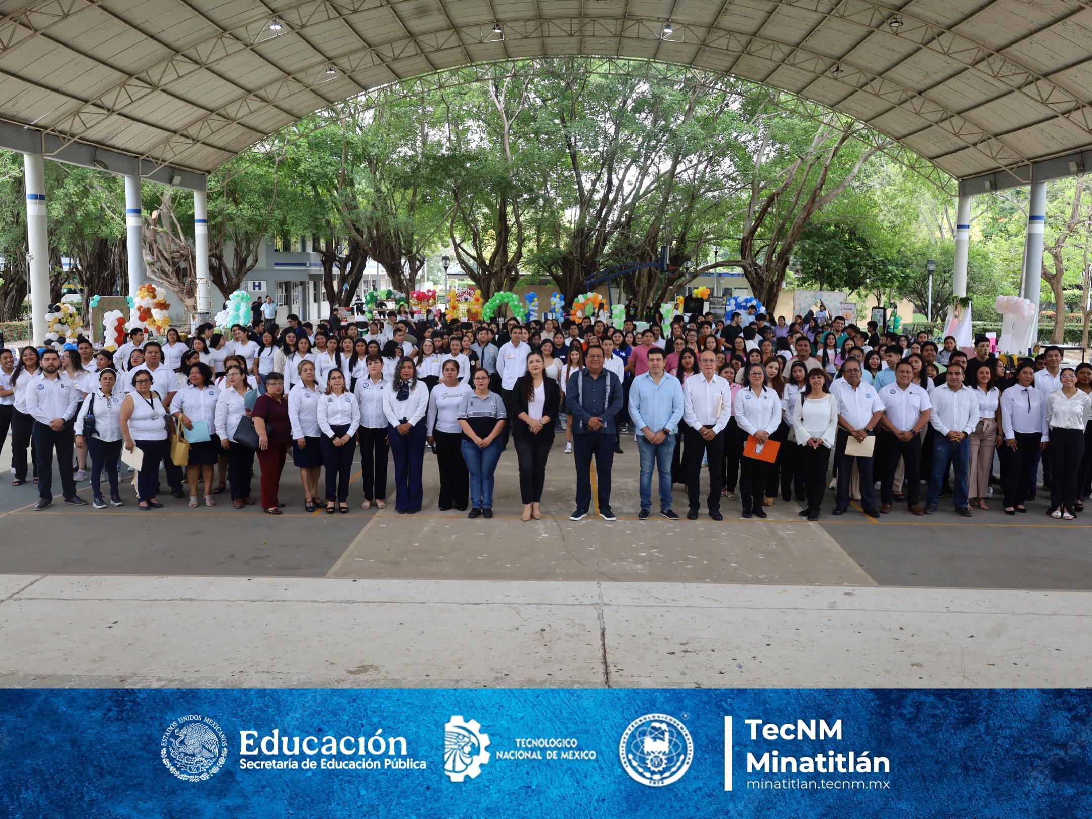 DIRECTOR DEL TECNM MINATITLÁN PRESIDE IMPORTANTE PRESENTACIÓN DE 45 PROYECTOS FINALES DE INNOVACIÓN Y EMPRENDIMIENTO DESARROLLADOS POR ESTUDIANTES DE LAS CARRERAS DE LICENCIATURA EN ADMINISTRACIÓN E INGENIERÍA EN GESTIÓN EMPRESARIAL