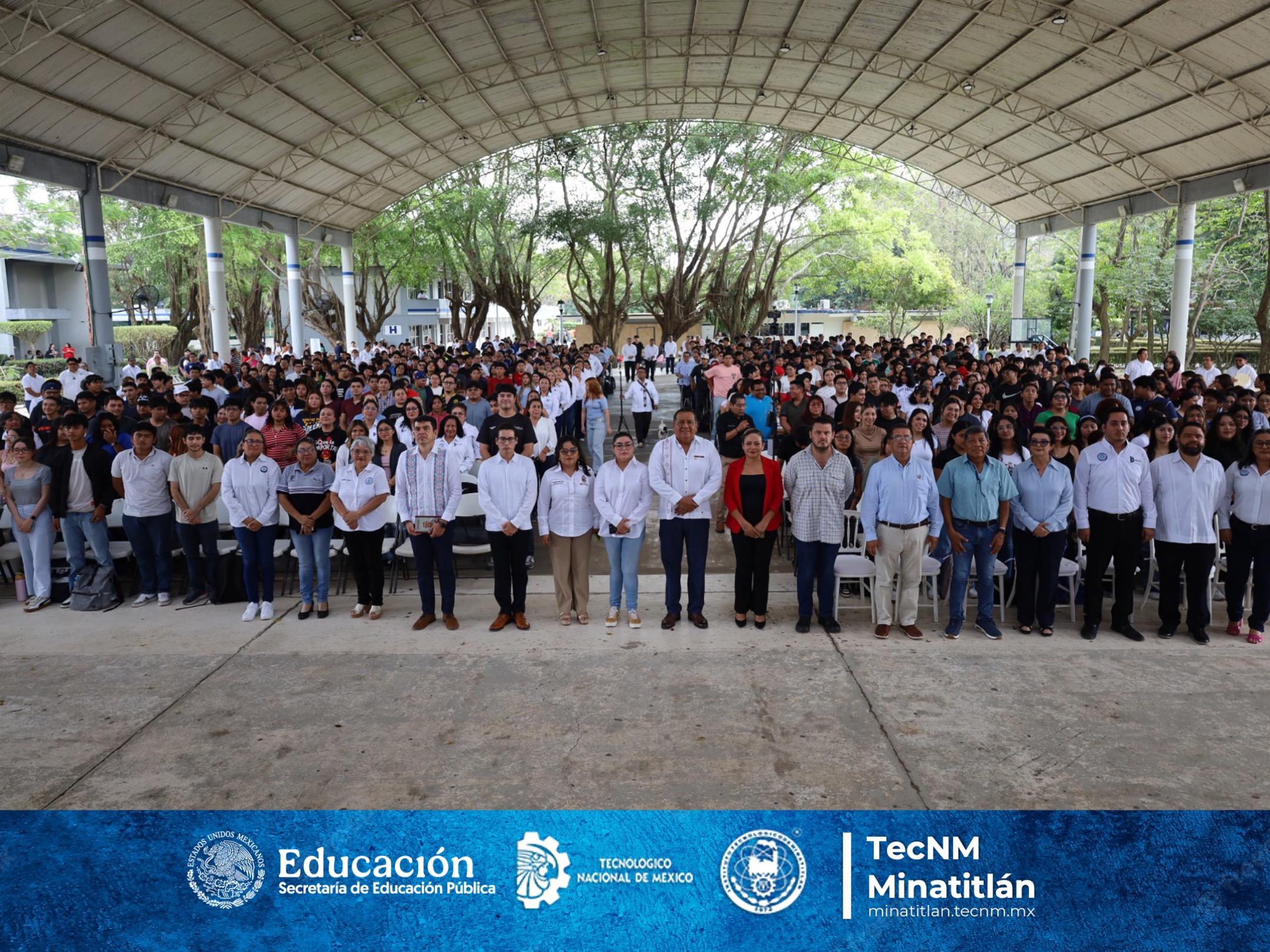 DIRECTOR DEL TECNOLÓGICO DE MINATITLÁN ENCABEZA HISTÓRICA CEREMONIA DE RENDICIÓN DE CUENTAS 2025