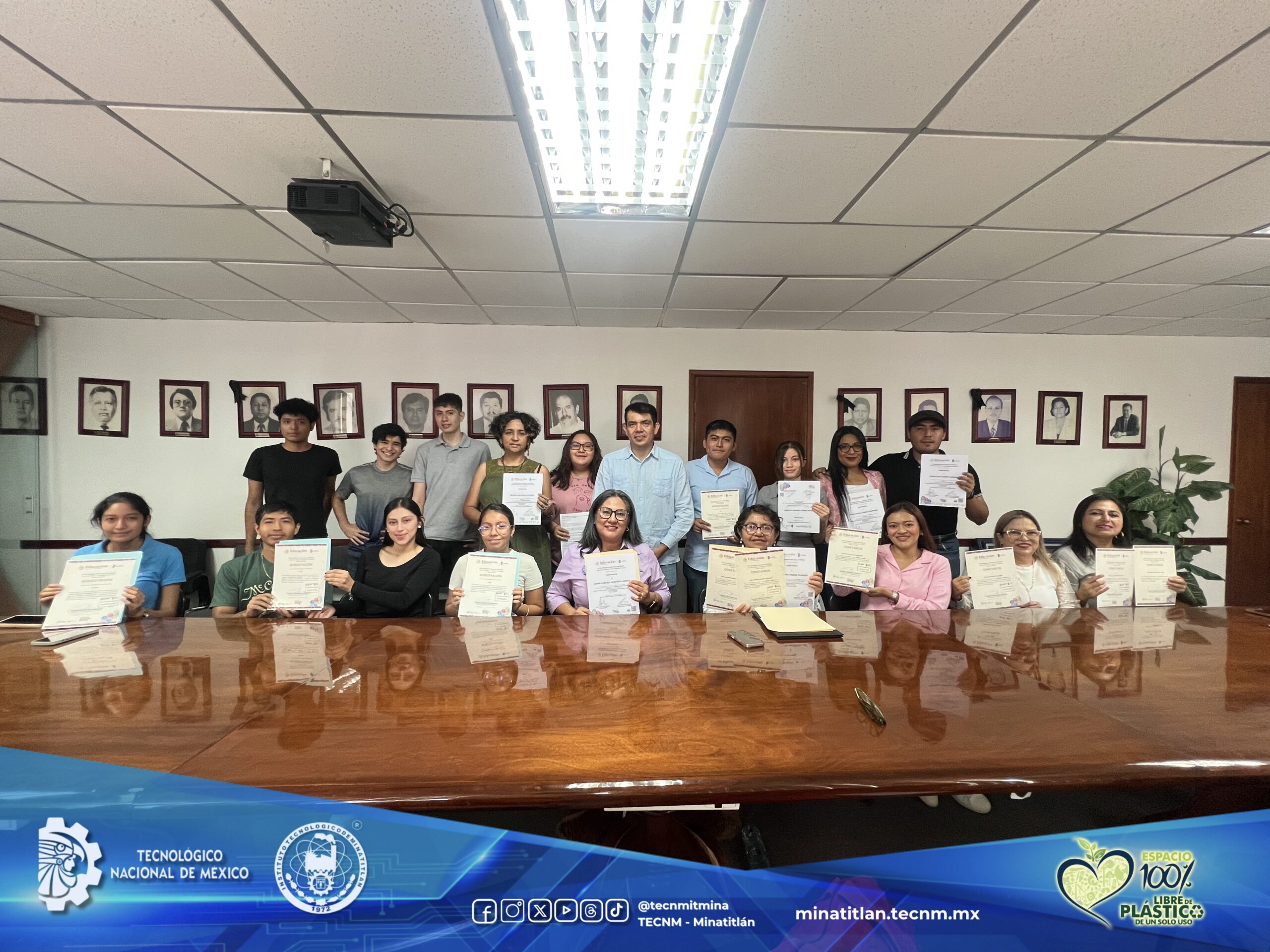 DIRECTOR DEL TECNOLÓGICO DE MINATITLÁN RECONOCE A PARTICIPANTES DEL INNOVATECNM 2025 E IMPULSA A LOS EQUIPOS QUE REPRESENTARÁN A LA INSTITUCIÓN EN LA ETAPA REGIONAL 2026
