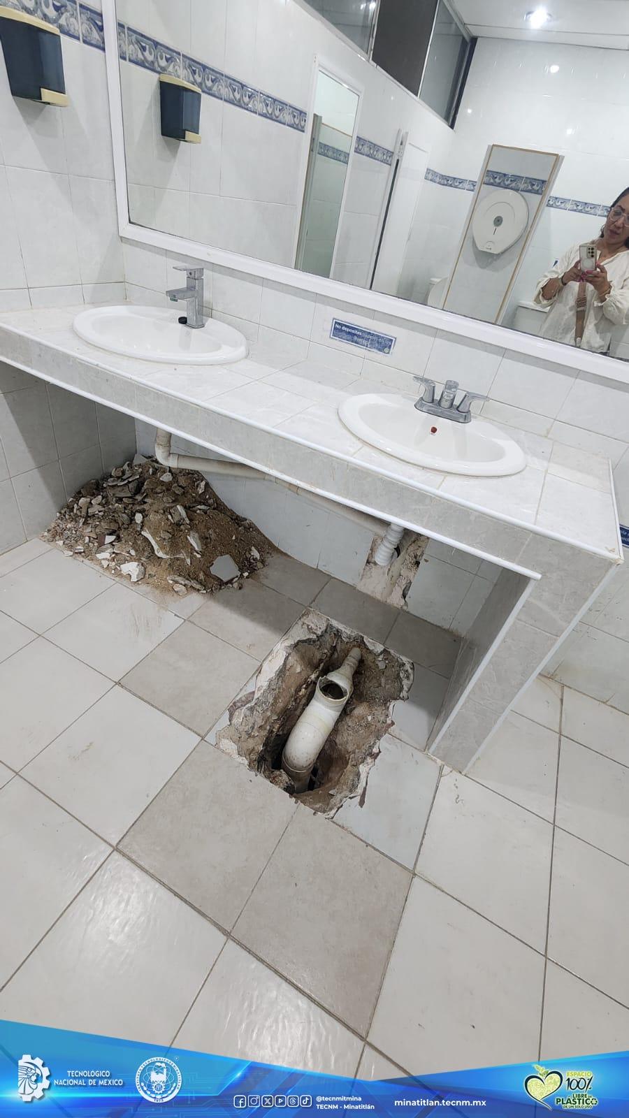TECMINA ATIENDE MANTENIMIENTO CORRECTIVO EN EL BAÑO DE DAMAS DEL EDIFICIO ACB